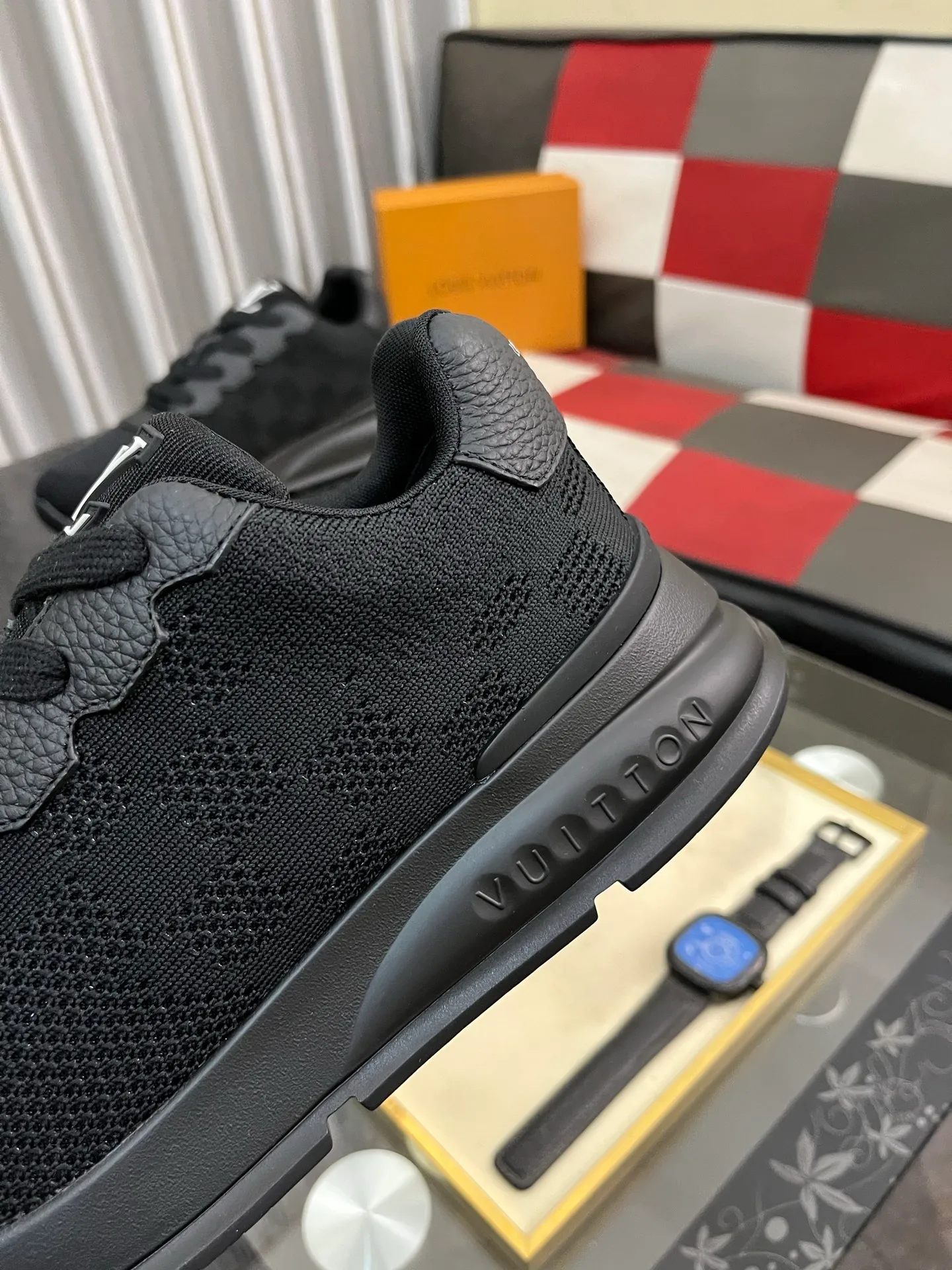 Men's Men's Shoes 💰640⌚️⌚️LV TARINE Louis Vuitton L Family Donkey Brand Casual Sports Shoes Skateboard Shoes Original purchase, development and production This LV Trainer sneaker is made of cow leather to create a complex upper, which requires several hours of ingenious sewing to complete. Inkjet printing renders a unique retro effect, and the classic configuration is from the hands of Virgil Abloh, showing the inspiration of retro basketball shoes. Exquisite packaging at the delivery counter🛍📦 ▪️Fabrics: Original customized first-layer cowhide ▪️Inner lining: Original customized breathable mesh ▪️Outsole: Original molded two-color TPU combination outsole ▪️Size: 38-44
